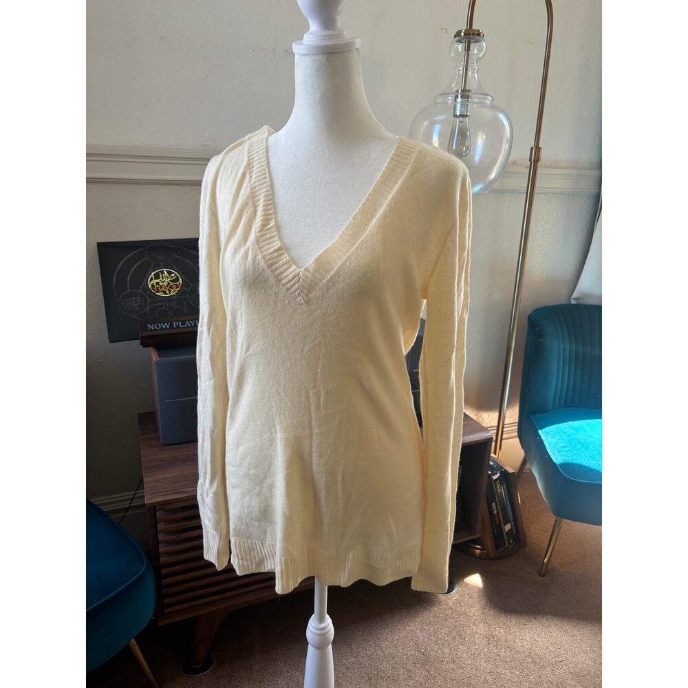 J.Crew Gustoso 100% Cashmere V Neck Sweater Women’s Medium Ivory Cream - Picture 4 of 5
